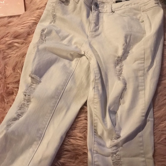 white ripped jeans - Picture 3 of 4
